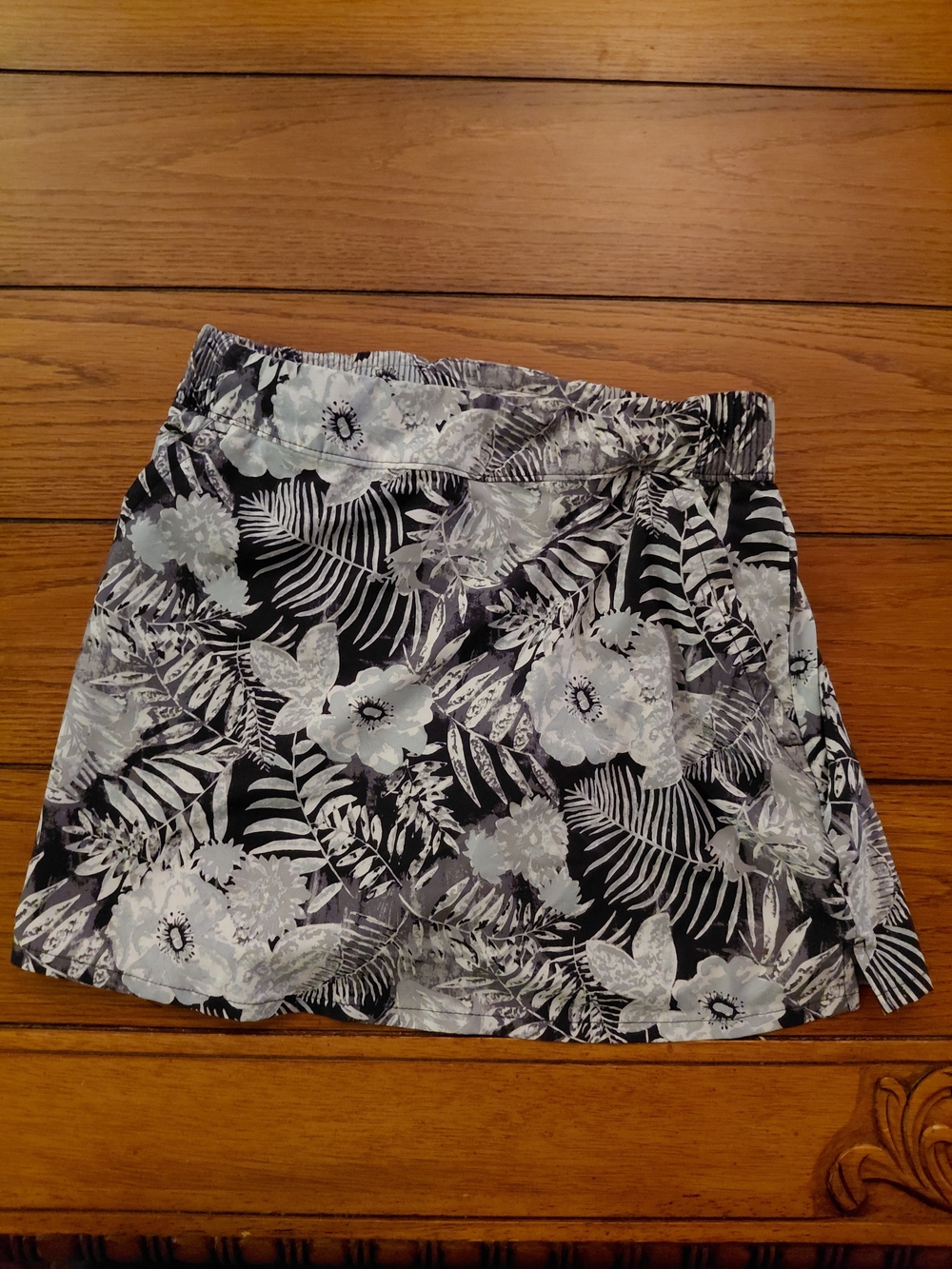 Columbia Black Floral-Print Skort